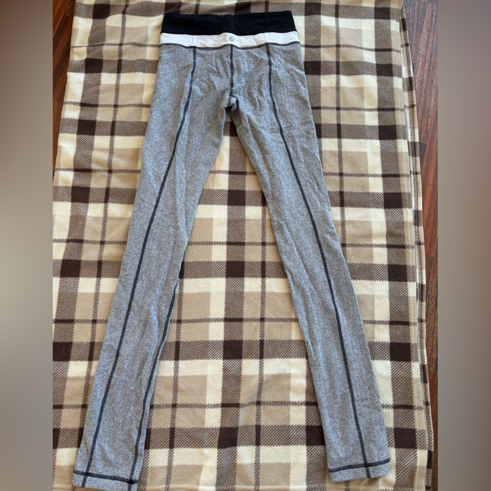 Lululemon Women’s Heathered Herringbone Leggings- Size 4
